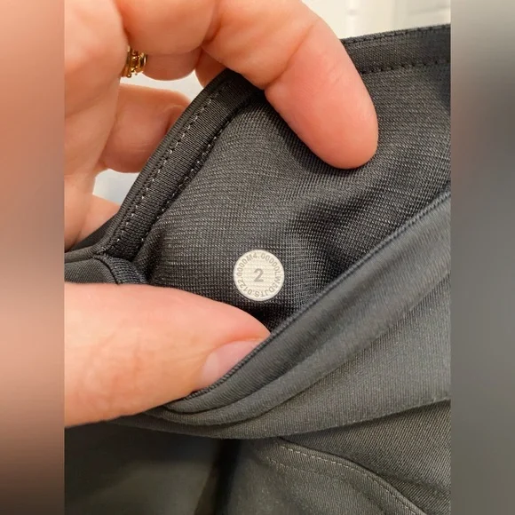 Lululemon InStill High-rise Tight 25” in Graphite Grey - Picture 4 of 5